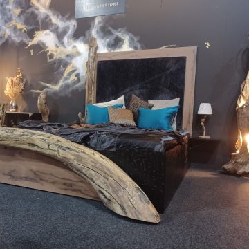 Wild Interior Schlafzimmer mit Naturholz aus den Bergen